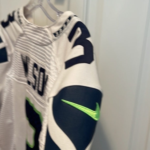 Russell Wilson 🎈sale🎈Seahawks NFL shirt - Picture 5 of 7